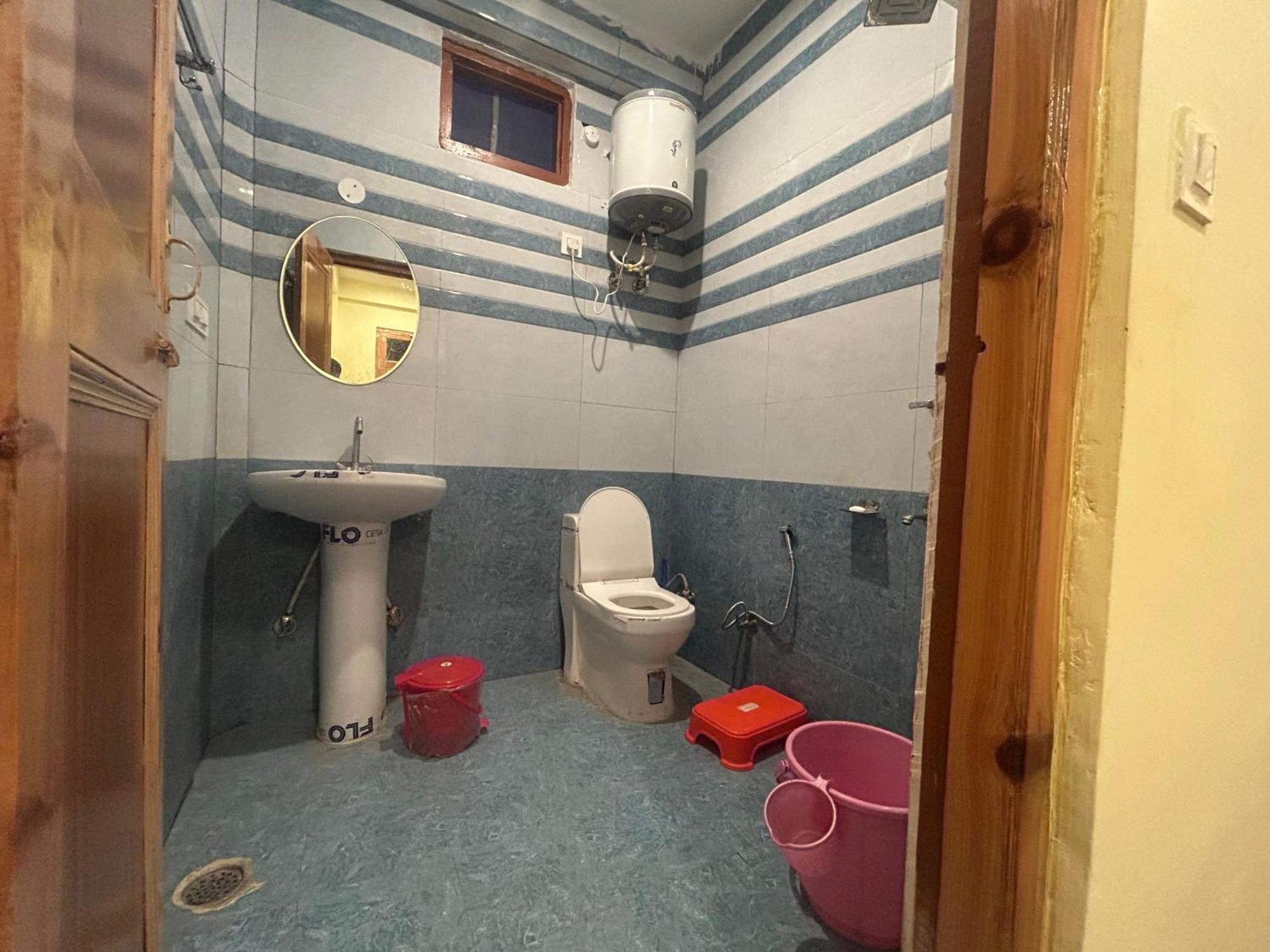 Karma Guest House And Cafe Kalgha Rom bilde