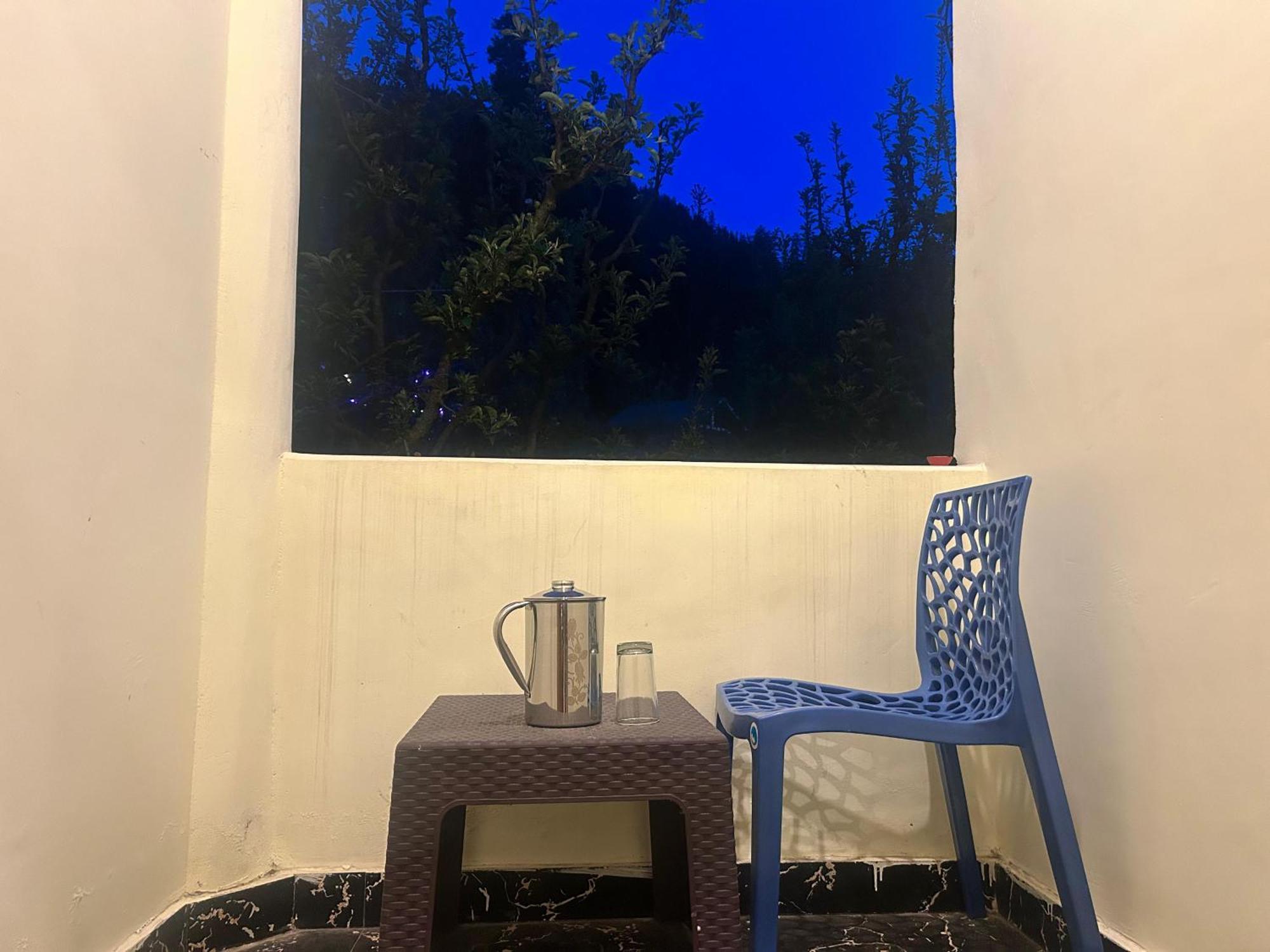 Karma Guest House And Cafe Kalgha Rom bilde