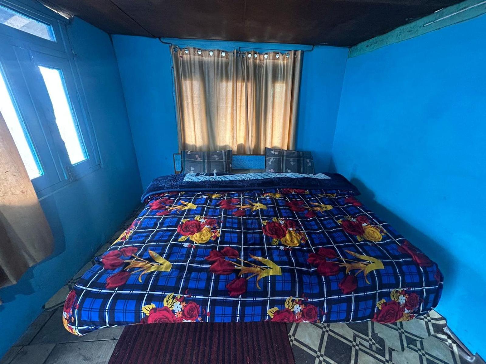Karma Guest House And Cafe Kalgha Rom bilde