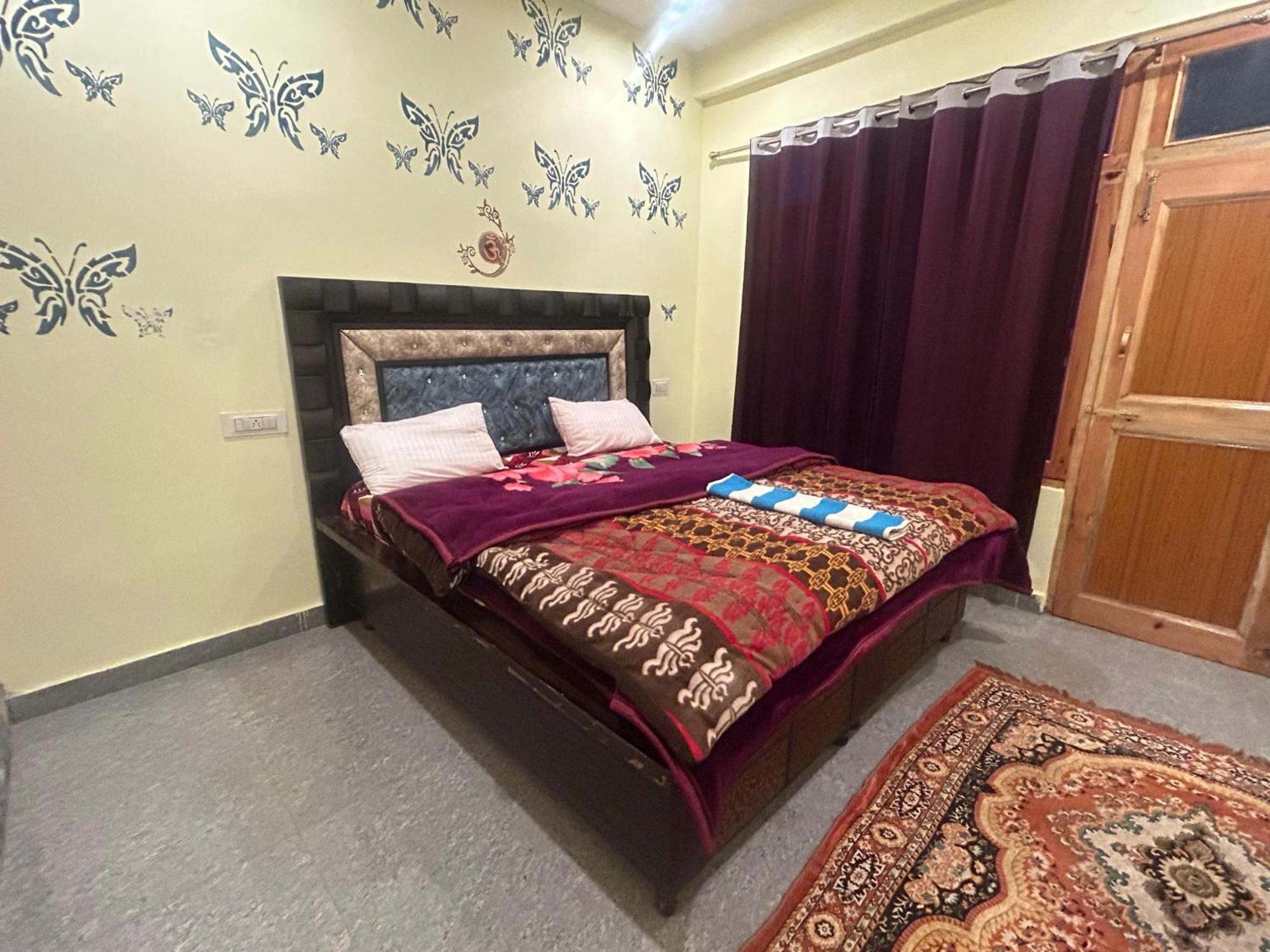 Karma Guest House And Cafe Kalgha Rom bilde